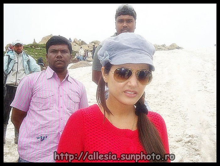  - Hina Khan Personal Pics 2012