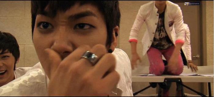 Buna,ai venit la nasu` perfect la tanc.