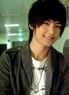  - La multi ani Aaron Yan