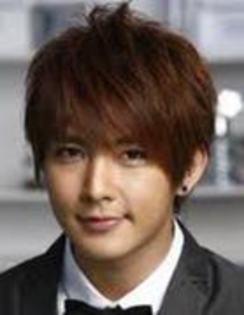  - La multi ani Aaron Yan