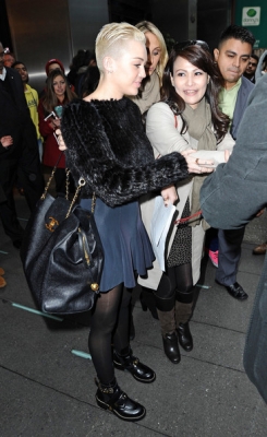 normal_Miley2BCyrus2BMiley2BCyrus2BGreets2BFans2BNYC2BmxJhj4O50XIl - Out and about in New York city 2012