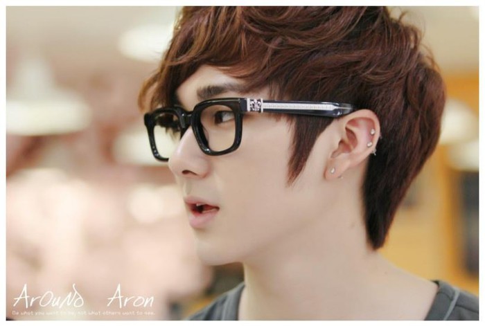 Si cum o cheama pe fata?