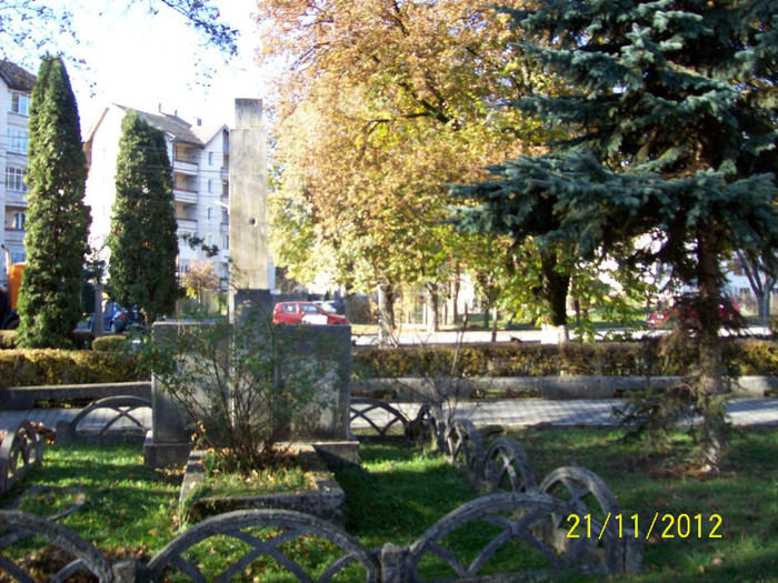101_2439 - monumentul maiorului Constantin Isacov