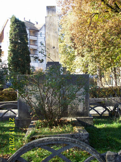 101_2441 - monumentul maiorului Constantin Isacov