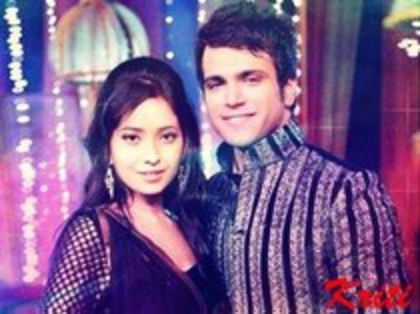 72201936_UIYFQIH3 - Purvi si Arjun