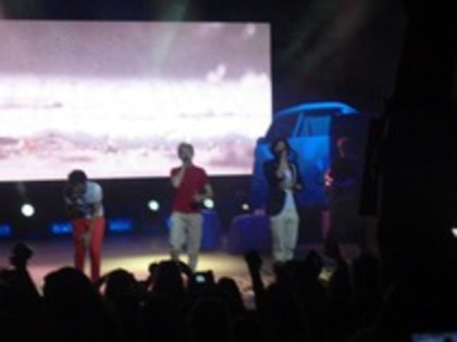 62308510_YCRZWLD3 - one direction poze concerte