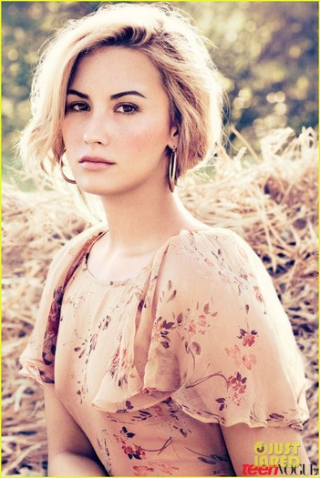 demi-lovato-covers-teen-vogue-november-2012-02