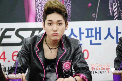 Jolie,este fiica unei vrajitoare.