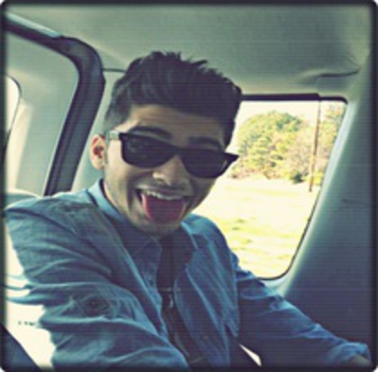 83245246_MYMGKPF3 - zayn malik