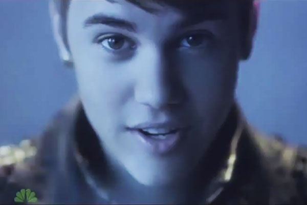 Justin-Bieber-Boyfriend-Clip4-600-400 - 0-JUSTIN BIEBER VERY CUTE