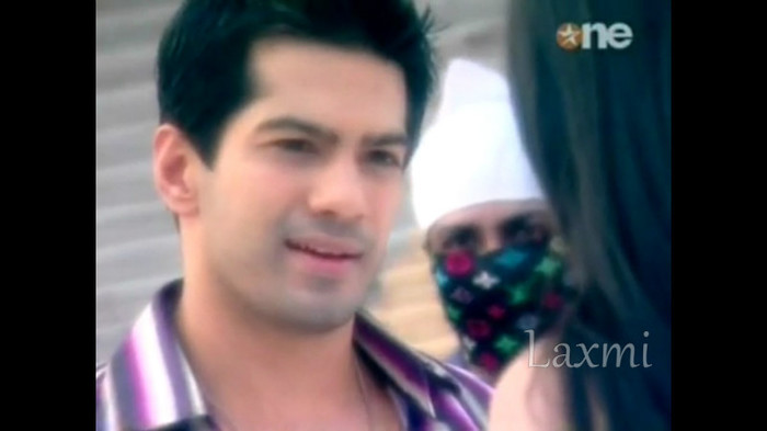 Snapshot - 36 - Abhi Nikki Scene 127