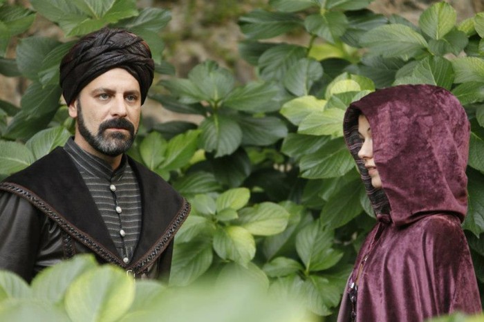 302762_371814806241391_219285970_n