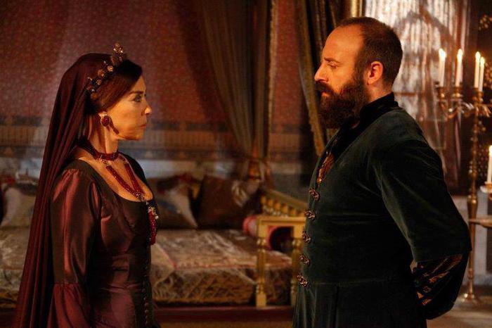 429469_381671678527765_1016468433_n