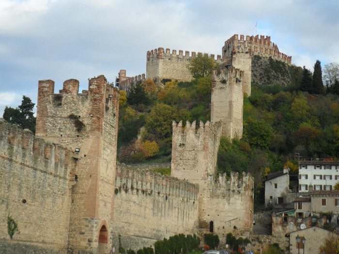 excursie 2012 139 - cetatea Suave - Italia