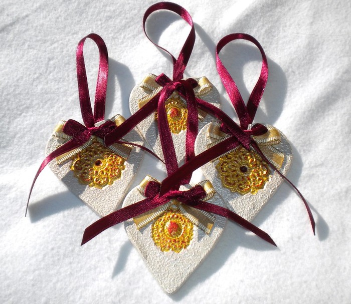 Ornamente 8 -vandut; 58 leiset
