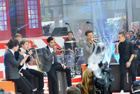 Niall Horan One Direction Performs NBC Today AO_YgW8FvYIl - 1D concert today show