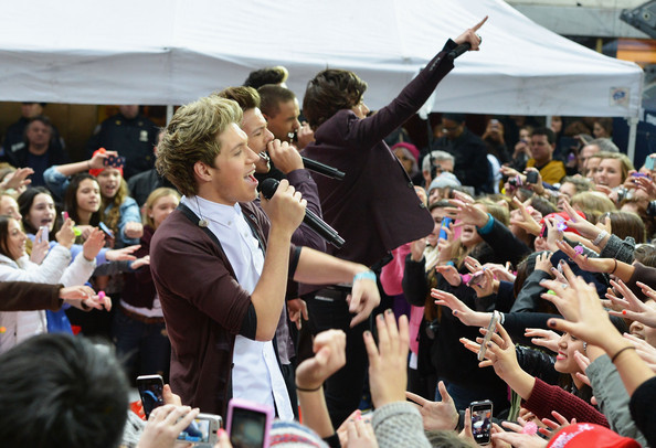 Niall Horan One Direction Performs NBC Today SL_regMuVLvl - 1D concert today show