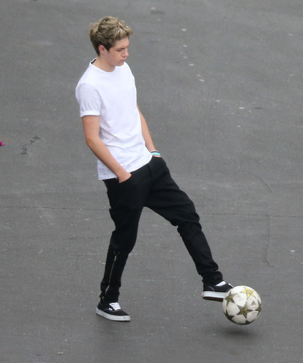 Niall Horan One Direction Playing Soccer CBS HziuhtXdhOMl