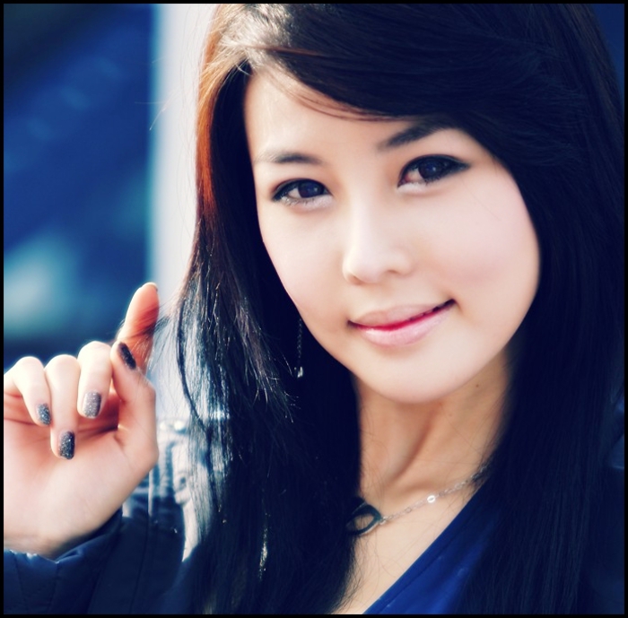 Eu sunt Ji Woo :) Imi pare bine :)