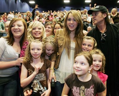 normal_15 - Surprising fans at a Theater in Salt Lake City Utah 2009