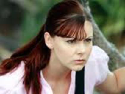 Ma gandesc :)) ea ce face acum?