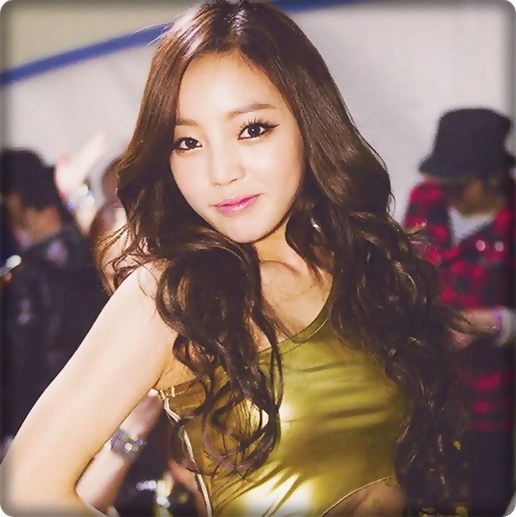 xD ... Heii !!! oppa :x:x [ ii sare in brate ]