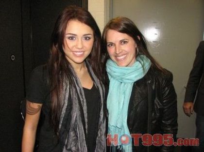 normal_17 - Talking to Sarah at Hot 99 5 Backstage on Tour