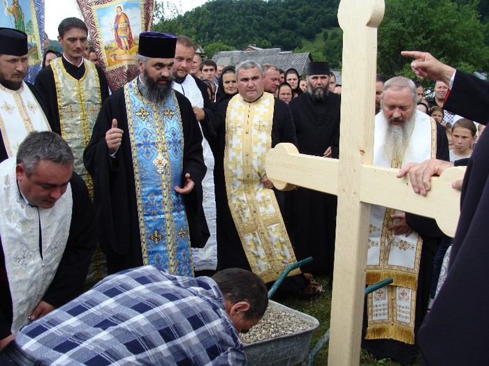 DSC07990 - 7____ ISTORIA UNEI BISERICI