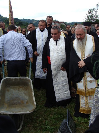 DSC08009 - 7____ ISTORIA UNEI BISERICI