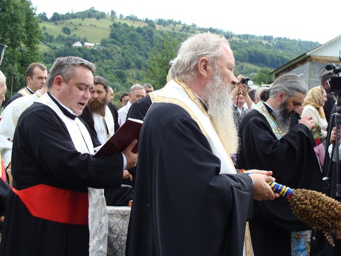 DSC08011 - 7____ ISTORIA UNEI BISERICI