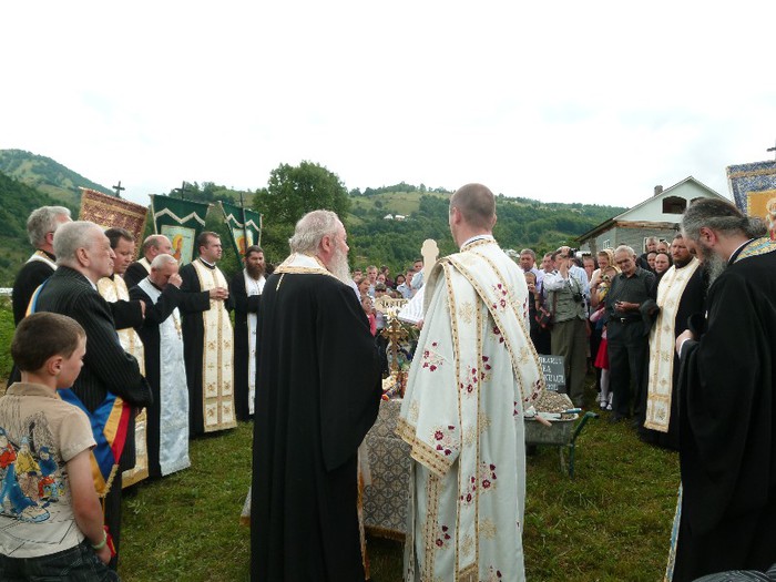 P1060667 - 7____ ISTORIA UNEI BISERICI