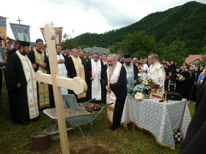 P1060670 - 7____ ISTORIA UNEI BISERICI