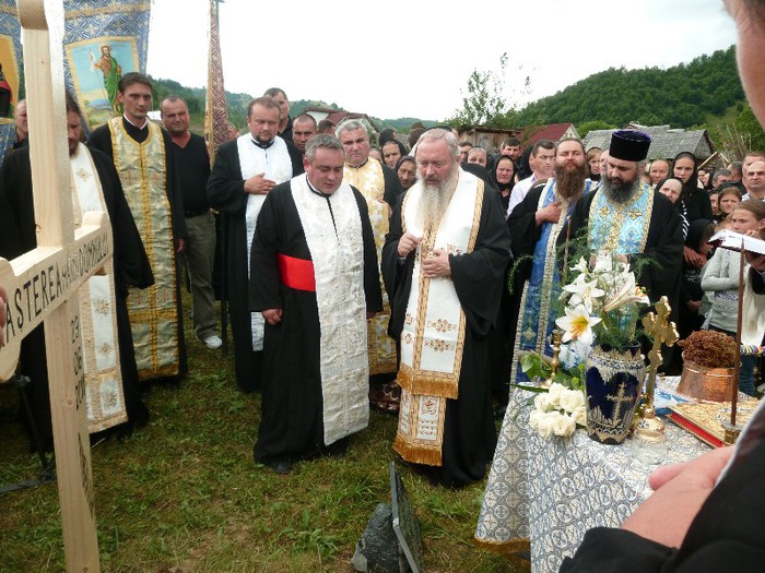 P1060695 - 7____ ISTORIA UNEI BISERICI