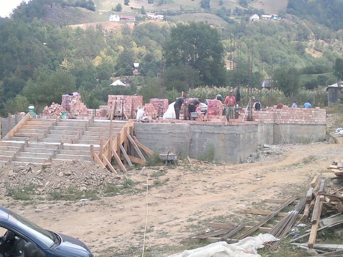 310720121152 - 7____ ISTORIA UNEI BISERICI