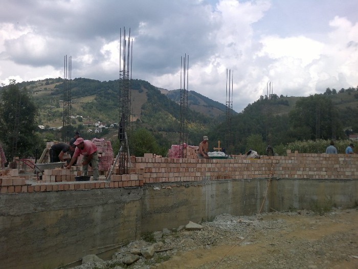 310720121154 - 7____ ISTORIA UNEI BISERICI