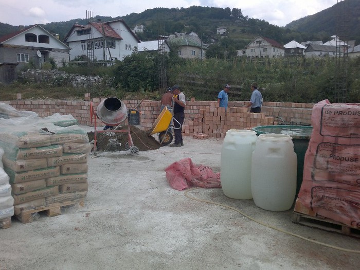 310720121158 - 7____ ISTORIA UNEI BISERICI