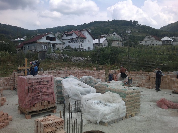 310720121162 - 7____ ISTORIA UNEI BISERICI