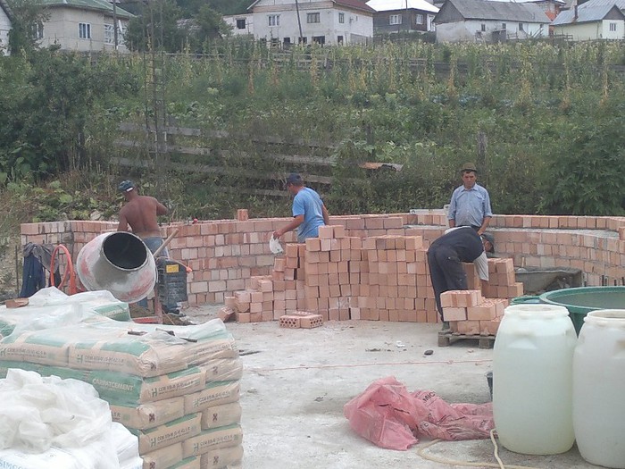 310720121166 - 7____ ISTORIA UNEI BISERICI