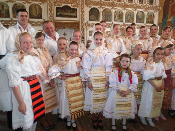 P1040025 - 6____ DE SFINTELE PASTE 2012