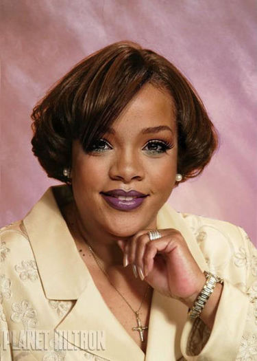 Daca-celebritatile-ar-fi-fost-oameni-obisnuiti-Rihanna - Daca celebritatile nu erau celebritati