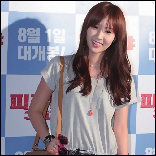 • Ahh..inteleg..:)).|se uita la telefon| ahh..nu vine chiar nimeni..:)) - Xx Episodul-79 xX