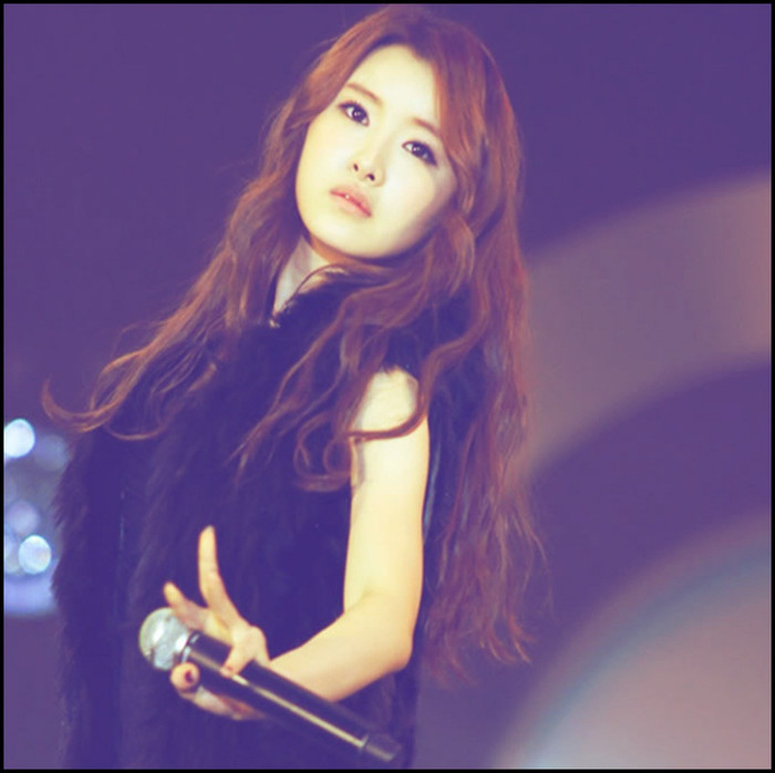 • Heiloo! Te-ai gandit sa cauti pe sub covor,Ji Woo! Eu acolo gasesc mereu ceea ce pierd!:))