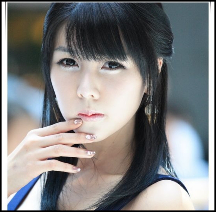 M`am uitat :-s Si nu e...ahh...ma mai uit odata la bucatarie ...poate e acolo :-?? [pleaca la; bucatarie]
