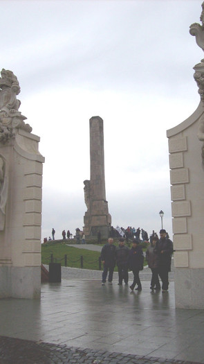 100_2953 - Obeliscul de pe Dealul Furcilor