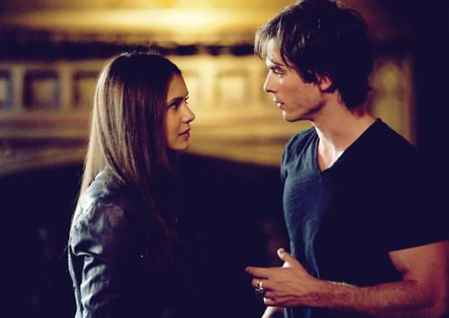 damon: de ce esti suparata??? - The vampire diaries banda 2