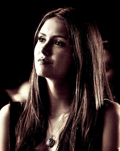 nu sunt sup doar ca ami e foame... - The vampire diaries banda 2