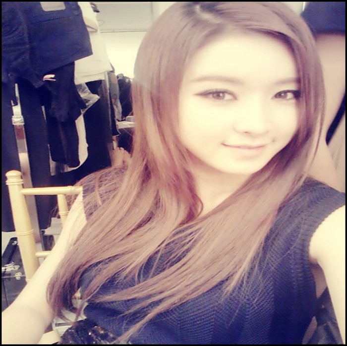 • Hei Hyuna..IU!