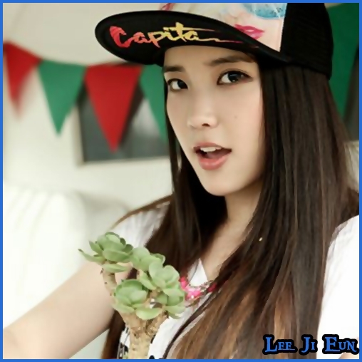 ☻ .. Da.. Thx HyunA. :)) ..de acum..o tinem in felicitari?:))..|se aseaza pe jos| ..
