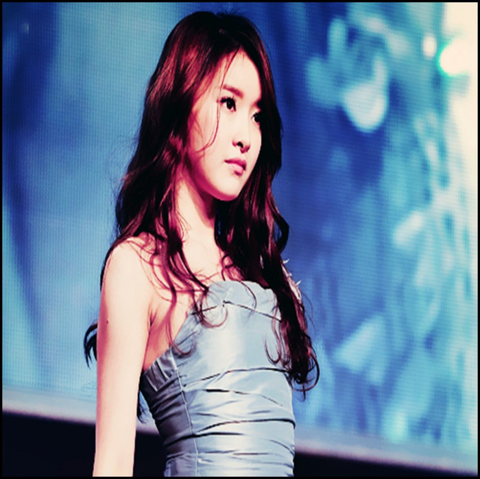 • Bye Hyuna! La ce ne uitam? |IU|se pune pe jos|