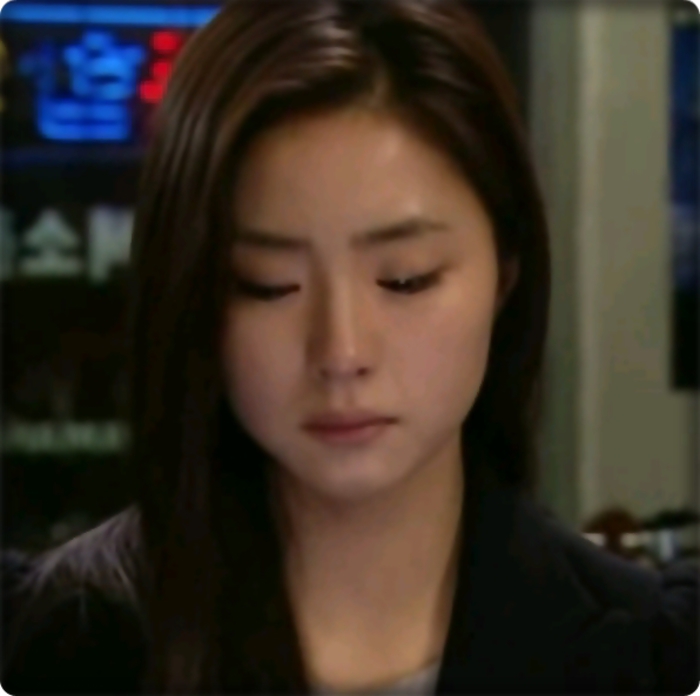 ♥ ..:| ..Ahh.. Iu.. ii poti spune.. tu.. acestei persoane.. ca.. :| ..eu ..